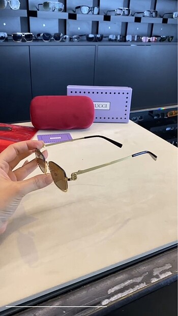  Beden Gucci güneş gözlüğü