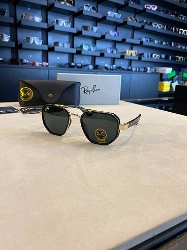 Rayban güneş gözlüğü