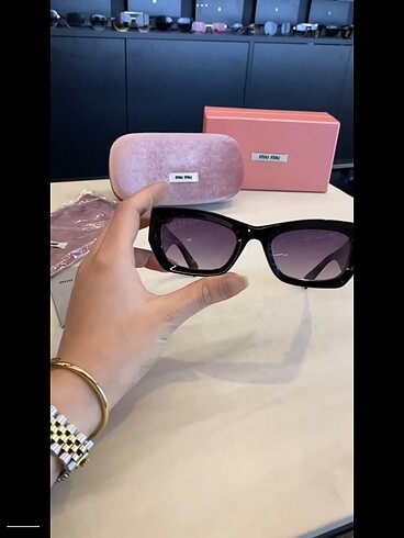 Miu Miu Miu miu güneş gözlüğü