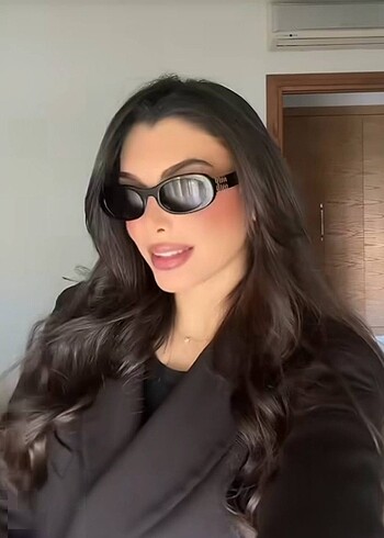  Beden Miu miu güneş gözlüğü