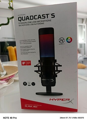 Hyperx Quadcast S mikrofon ve boom kolu