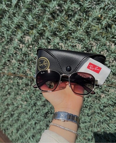 Ray -Ban güneş gözlüğü