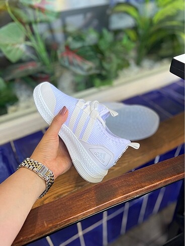 34 Beden beyaz Renk Adidas çocuk ayakkabısı