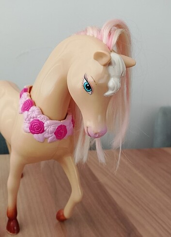 Barbie atı