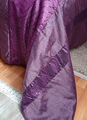 Taç Taç yatak örtüsü