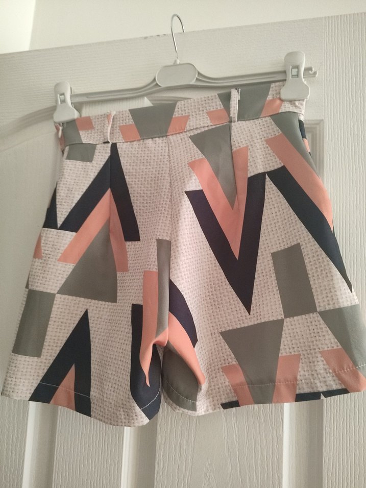 Desenli bayan şort - Görsel 3