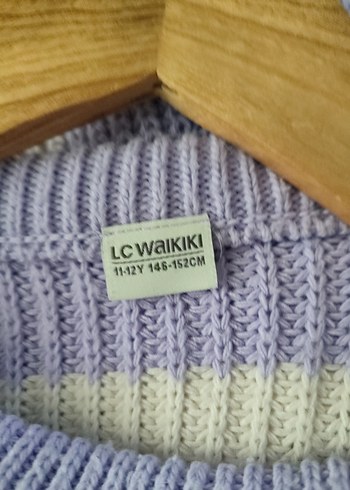 LC Waikiki Mor ve Beyaz Çizgili Örgü Kazak