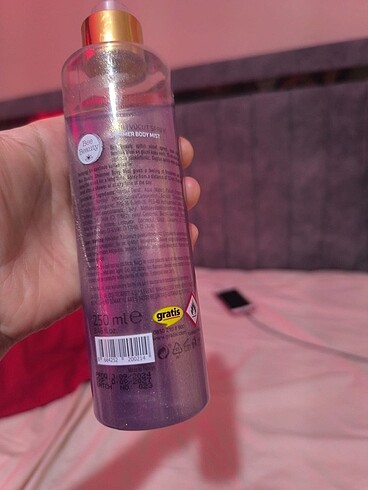 Işıltılı vücut spreyi - Görsel 3