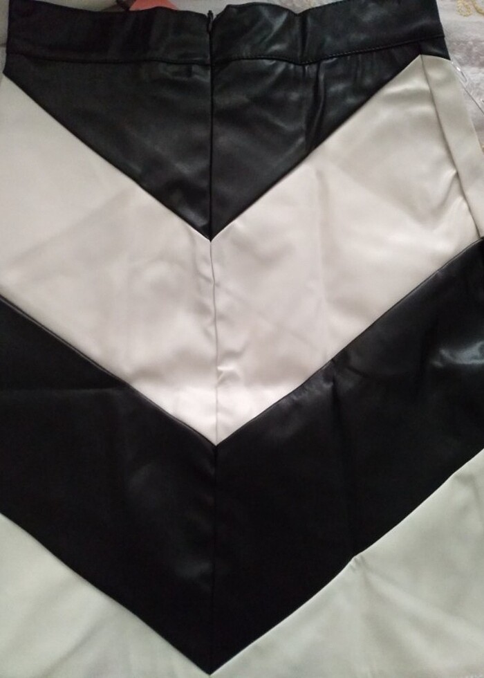 Boohoo suni deri mini etek  - Görsel 4