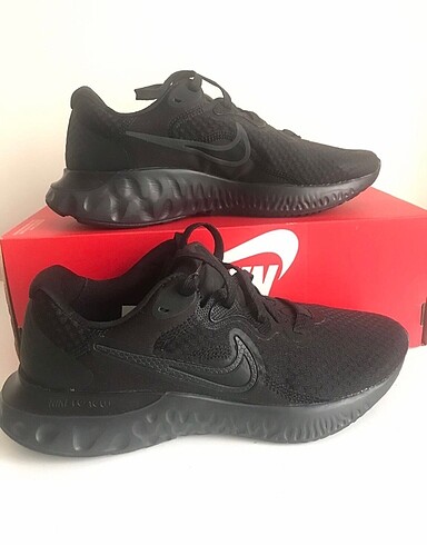Nike Wmns Renew Rum 2