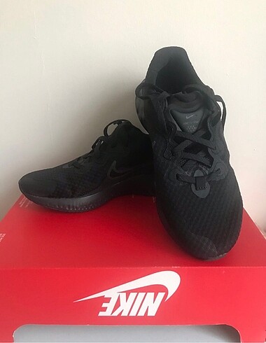 38 Beden Nike Wmns Renew Rum 2