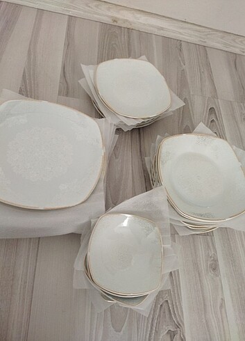 24 parça Yemek takımı 