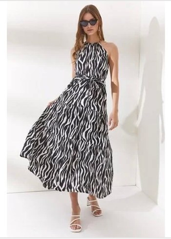 Zebra Desenli Uzun Pliseli Kadın Elbise