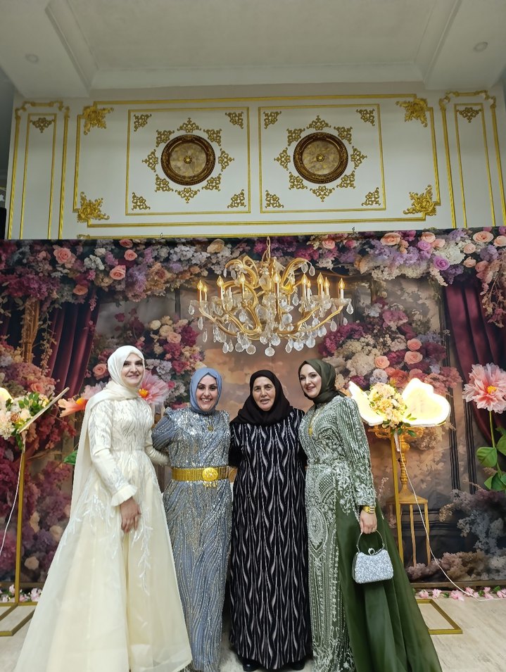 Uzun Kollu Beyaz Etnik Desenli Kadın Gelinlik - Görsel 2