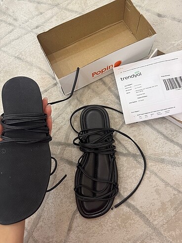 Diğer İpli Siyah Sandalet