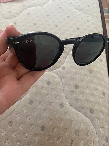 Ray ban eğik güneş gözlüğü
