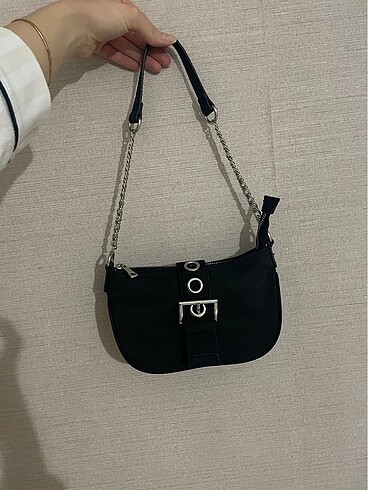 Bershka omuz çantası