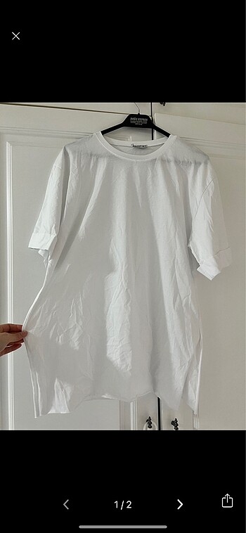 beyaz yandan yırtmaçlı Oversize tişört