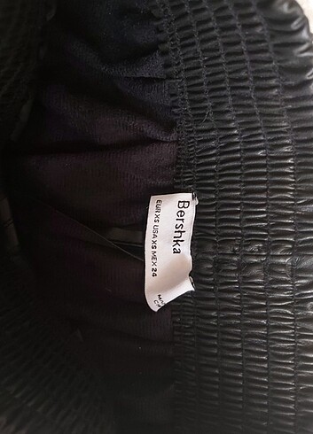 xs Beden Bershka deri boxy şort