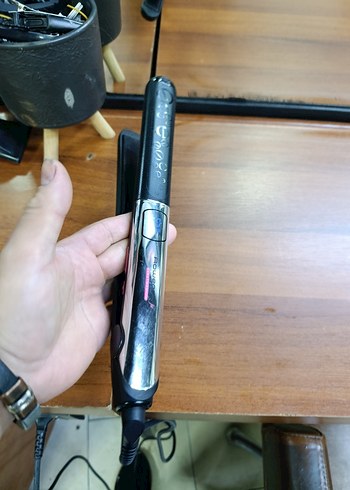 Philips Philips Dijital Ekranlı Siyah Saç Düzleştirici