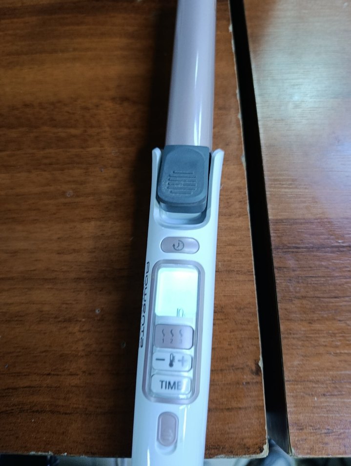 Rowenta Dijital Ekranlı Beyaz Saç Maşası - Görsel 2