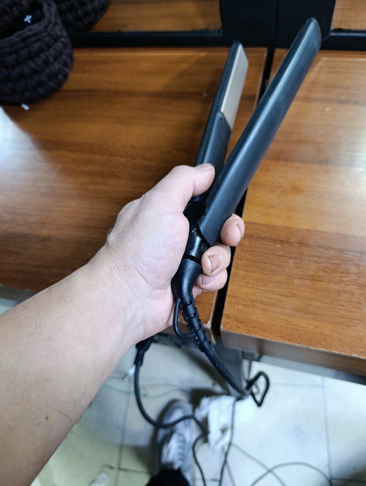 remington Dijital ekranlı siyah saç düzleştirici - Görsel 4