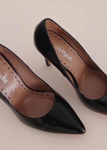 38 Beden Divarese Siyah Rugan Stiletto Topuklu Kadın Ayakkabı