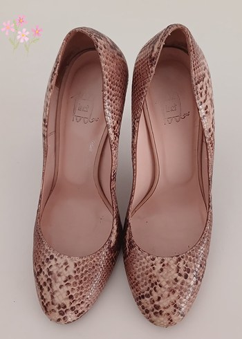 Bej Yılan Desenli Deri Stiletto
