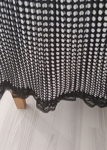 Diğer Puantiye Desenli Pilili Midi Etek
