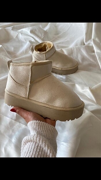 UGG platform