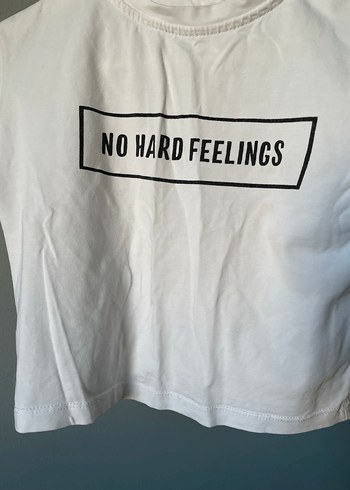 Beyaz Mini Kadın Tişört - No Hard Feelings crop - Görsel 2