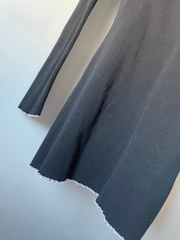 Siyah V Yakalı Uzun Kollu A kesim ispanyol kol mini siyah elbise - Görsel 4