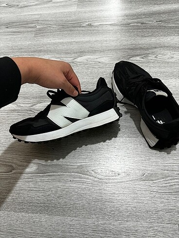 #newbalance #siyah #spor #ayakkabı #327