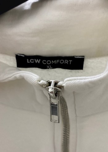 LC Waikiki Kadın Beyaz Çizgili Yarım Fermuarlı Sweatshirt