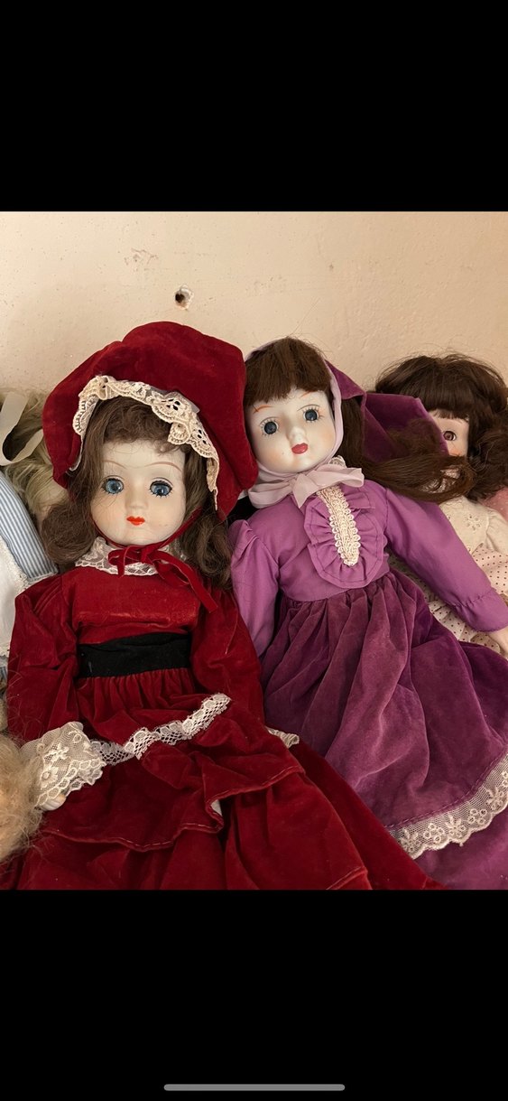 Kırmızı Kadife Elbiseli Bebek - Görsel 4