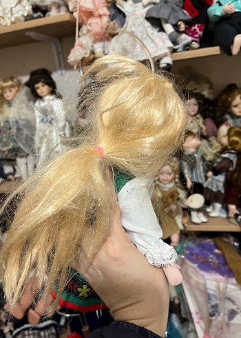 Beyaz Elbiseli Geleneksel Kız Bebek - Görsel 3