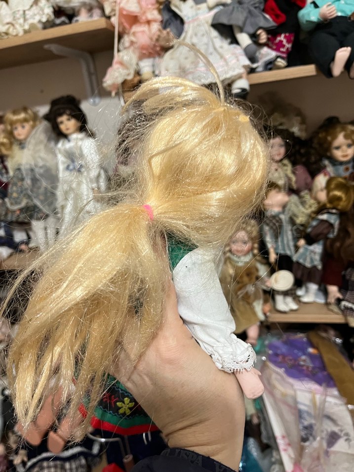 Beyaz Elbiseli Geleneksel Kız Bebek - Görsel 3