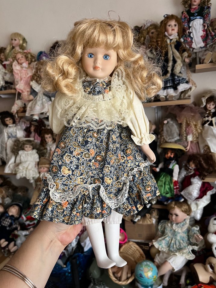 Kahverengi Saçlı Çok Renkli Bebek - Görsel 2