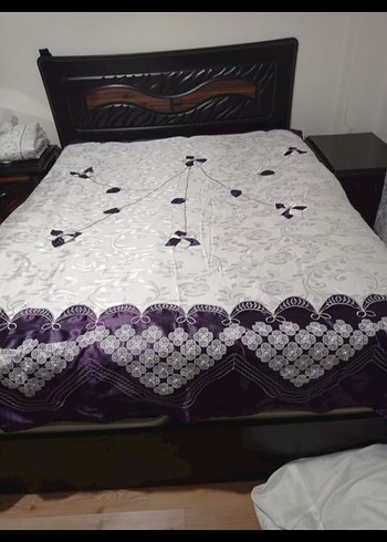 Mor İşlemeli Yatak Örtüsü - Görsel 4