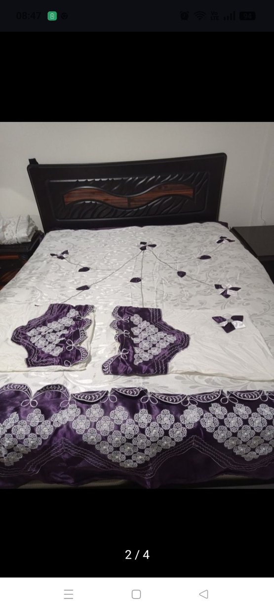Mor İşlemeli Yatak Örtüsü - Görsel 2