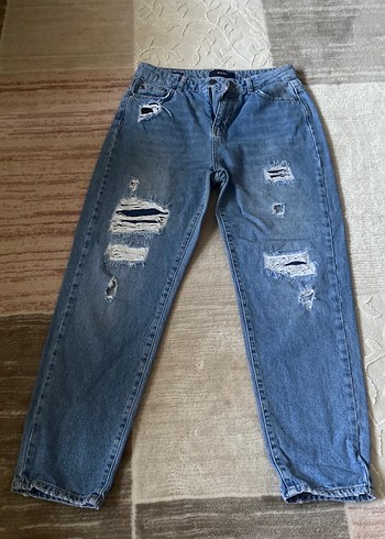 Kadın Mavi mom jean Yırtık Denim Jean