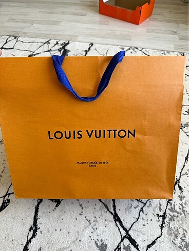 Louis Vuitton Poşet