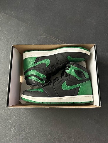 Air Jordan 1 High Pine Green Black