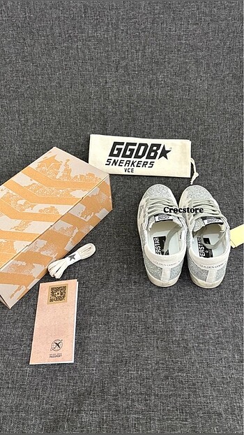 37 Beden beyaz Renk GOLDEN GOOSE DELUXE FULL SİMLİ GÜMÜŞ