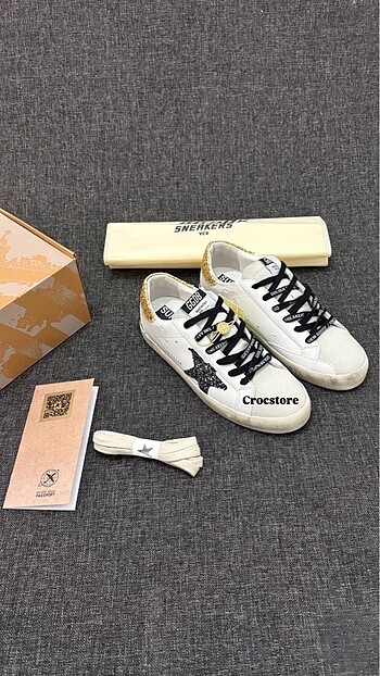 GOLDEN GOOSE DELUXE ALTIN SİYAH