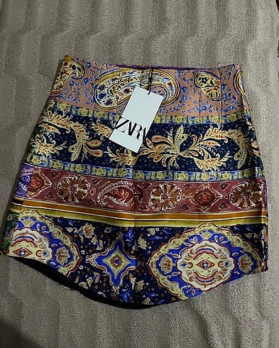 Zara kısa etek