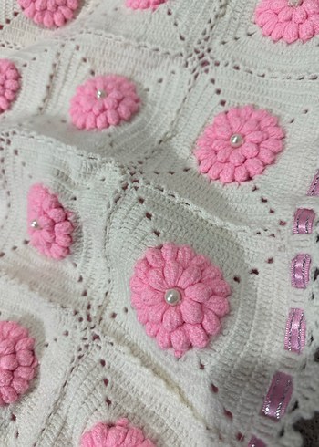 Pembe Nakışlı Örgü Bebek Battaniyesi - Görsel 2