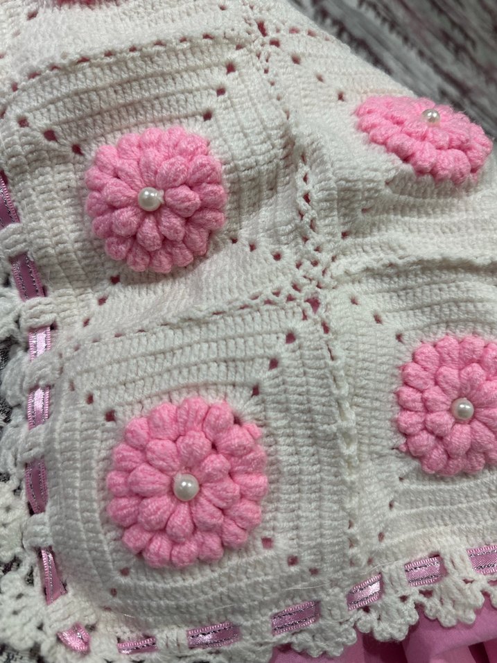 Pembe Nakışlı Örgü Bebek Battaniyesi - Görsel 4