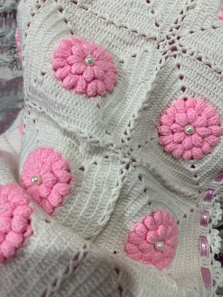 Pembe Nakışlı Örgü Bebek Battaniyesi - Görsel 3