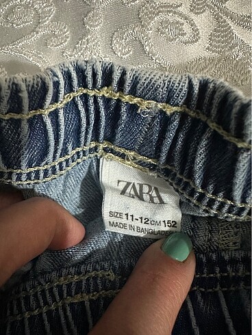 11-12 Yaş Beden mavi Renk Zara erkek çocuk kot pantolon